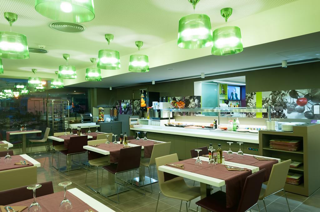 Hotel Ibis Styles Lleida Torrefarrera Ngoại thất bức ảnh