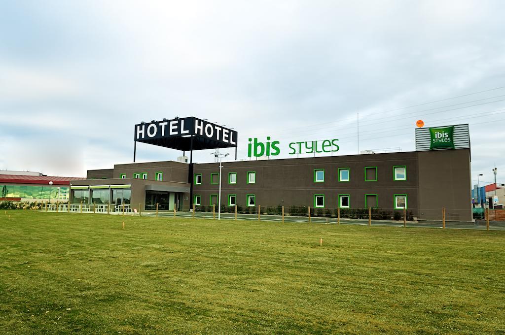 Hotel Ibis Styles Lleida Torrefarrera Ngoại thất bức ảnh