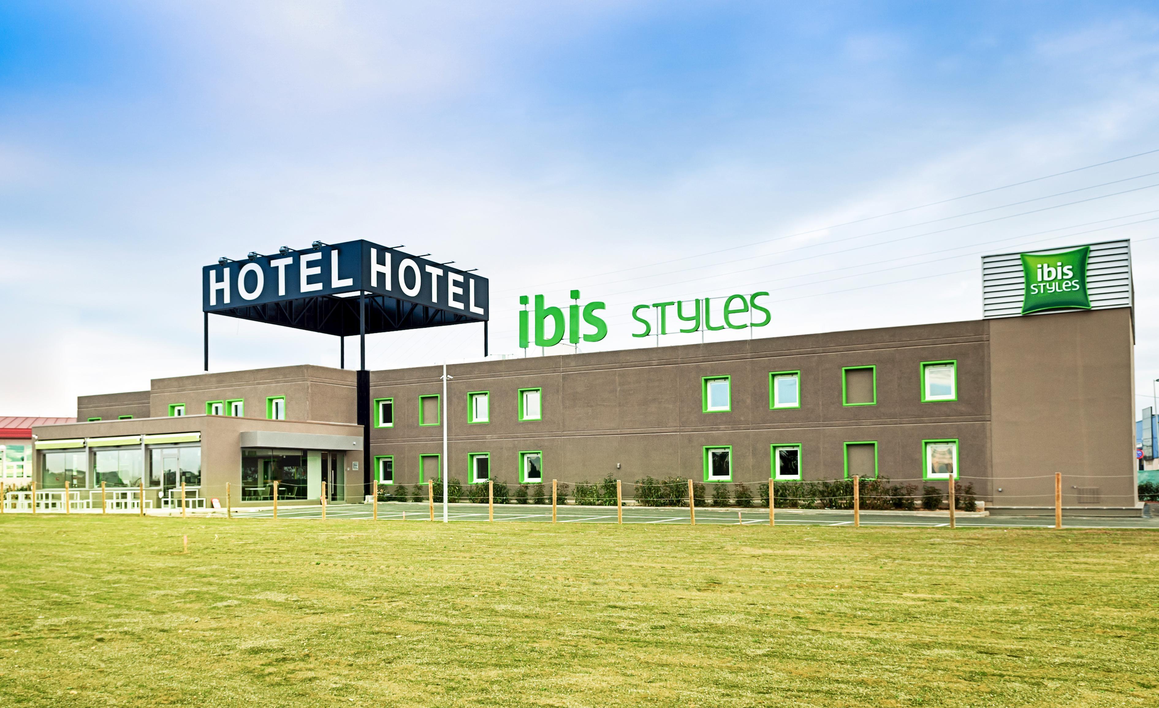 Hotel Ibis Styles Lleida Torrefarrera Ngoại thất bức ảnh