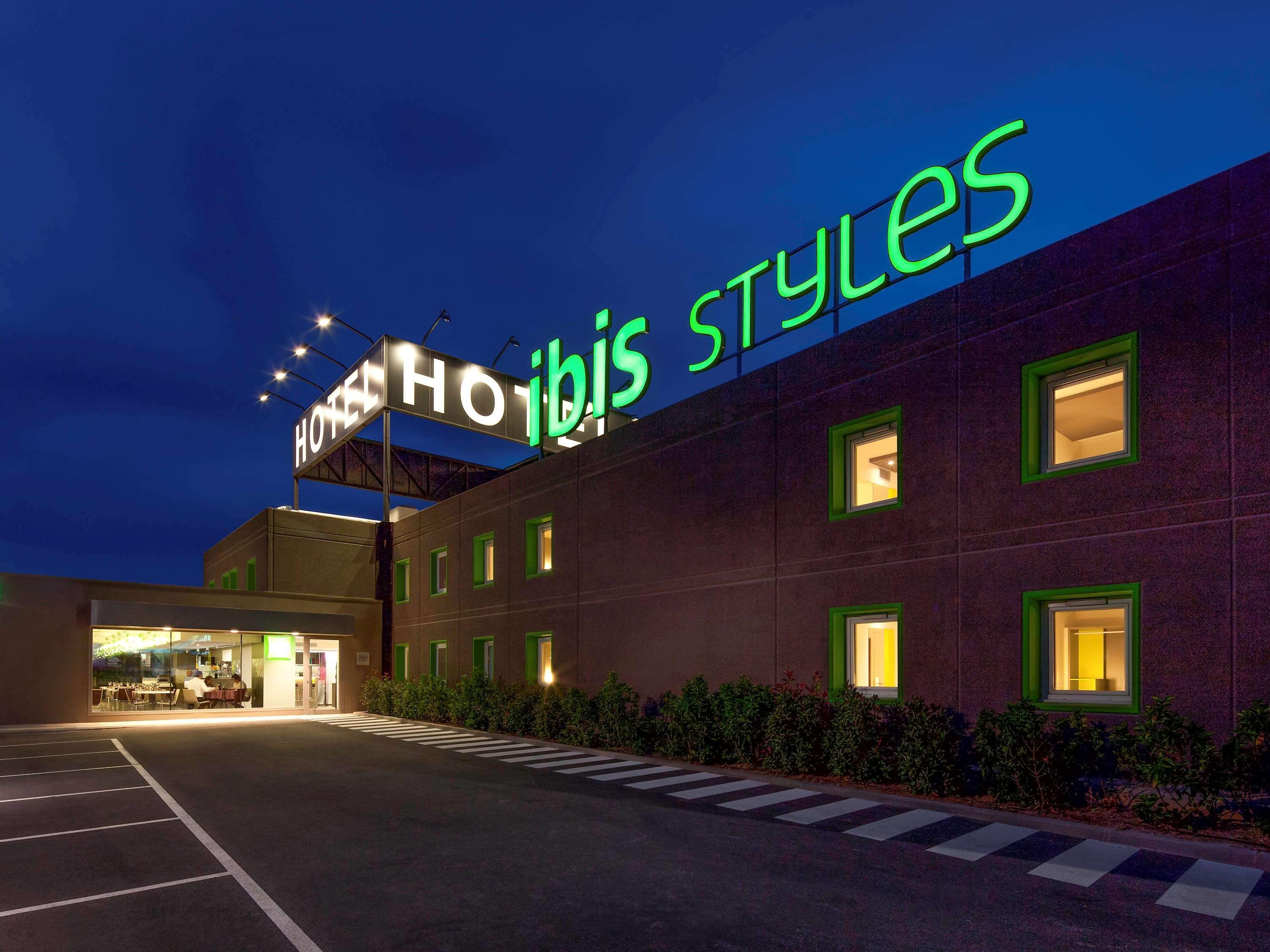 Hotel Ibis Styles Lleida Torrefarrera Ngoại thất bức ảnh