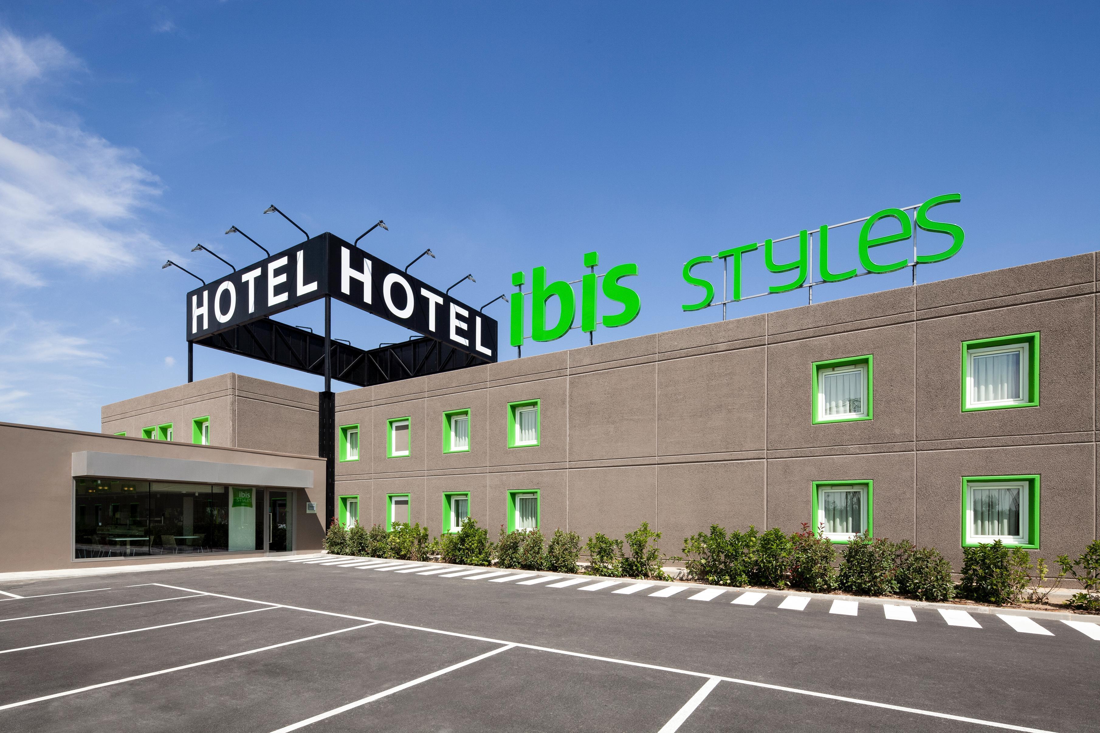 Hotel Ibis Styles Lleida Torrefarrera Ngoại thất bức ảnh